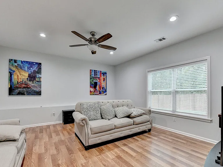 1014 Reap Ln — Photo 11