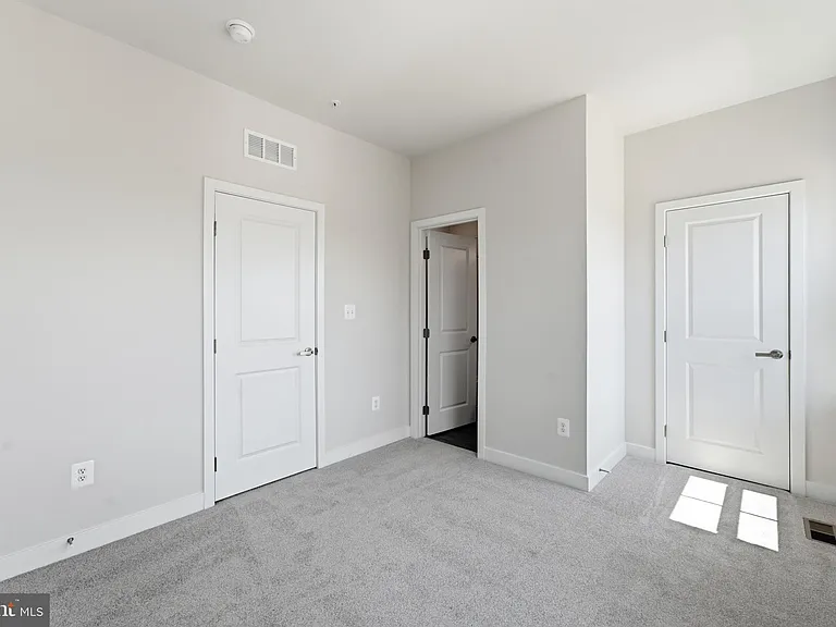 16130 Hyde Park Pl — Photo 19