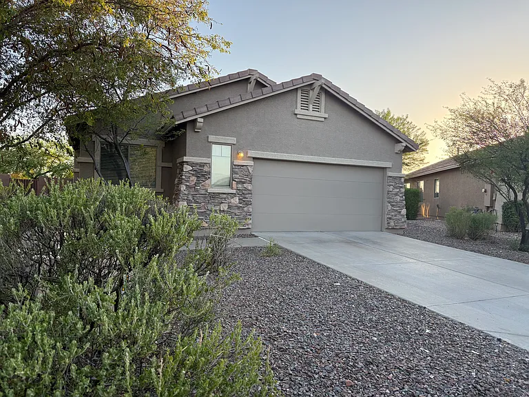 1879 W Owens Way — Photo 5