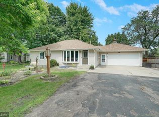16100 Gleason Lake Rd, Wayzata, MN 55391