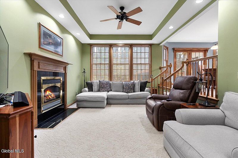 3rd image of 228 Reynolds Road