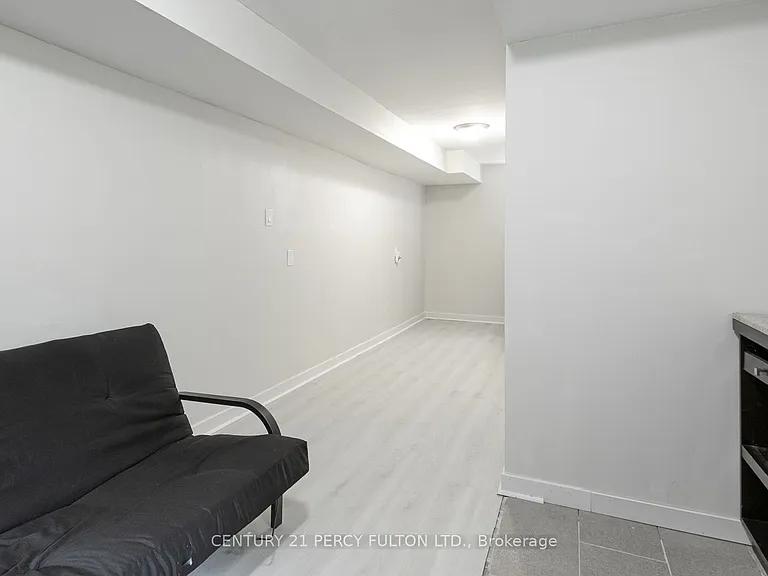 12 Northwood Cres — Photo 18