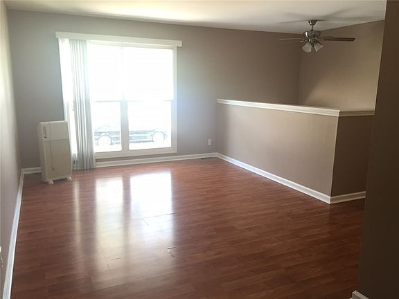 3rd image of 4113 Eisenhower Dr
