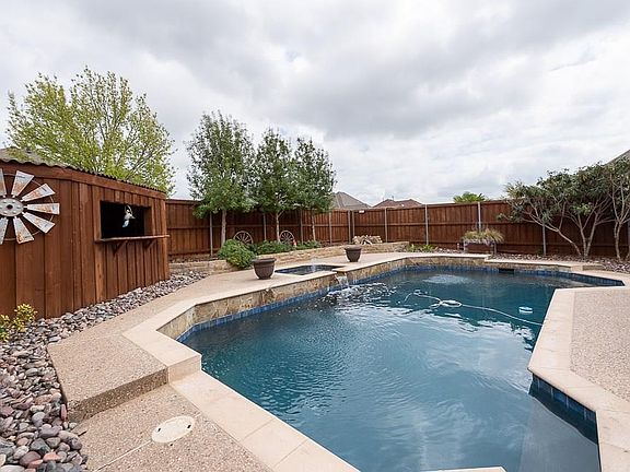 4th image of 927 Heatherwood Dr