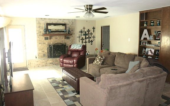 5th image of 1445 Custer Ave
