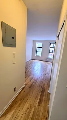 Rented by United Realty Equities | media 2