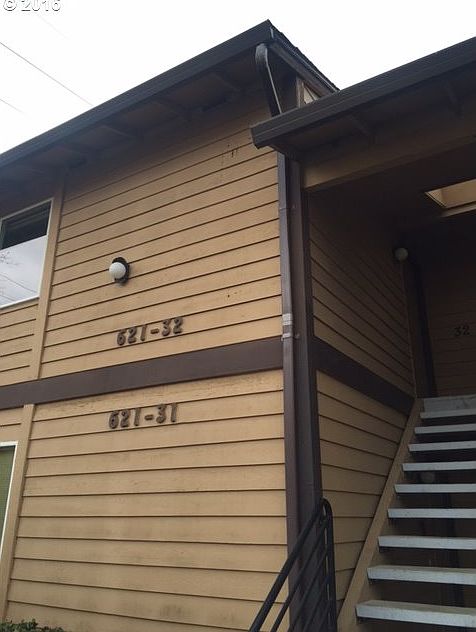 1st image of 621 SE 121st Ave
