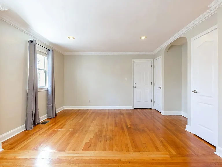 59 Farragut Pl NW — Photo 9