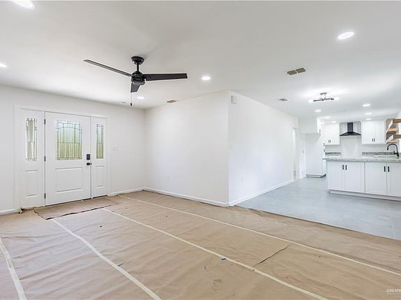 3rd image of 812 W Palm Dr