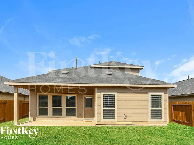 7215 Victorville Dr — Photo 14