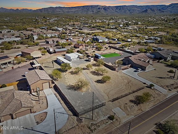 3rd image of 24 W CIRCLE MOUNTAIN Road