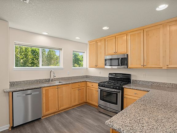 3rd image of 19071 Quinn Ct