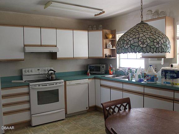 3rd image of 331 W College Ct