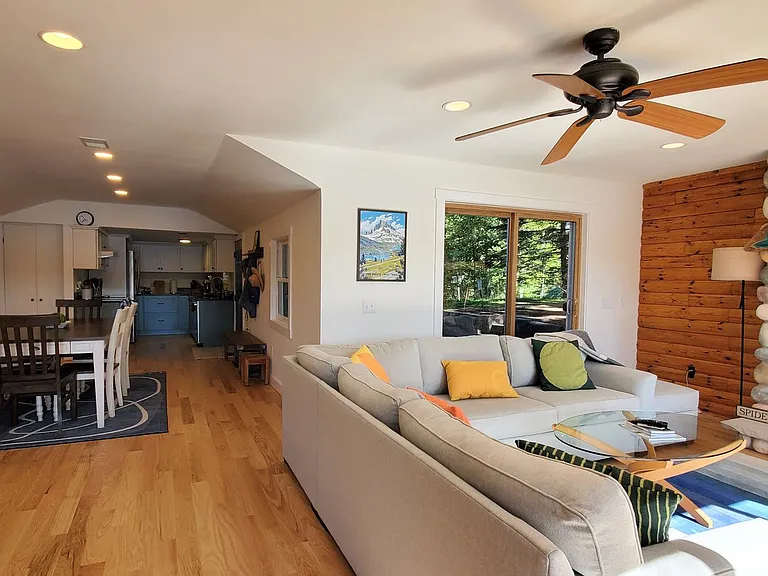 4390 Lakeview Trl — Photo 7