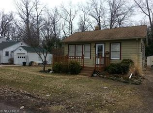 207 S Point Dr, Avon Lake, OH