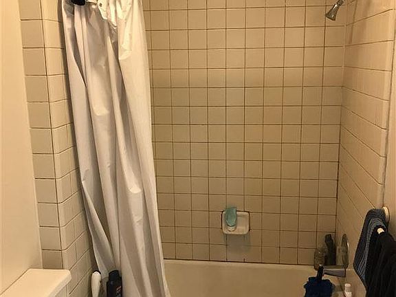5th image of 715 Arbor St #1