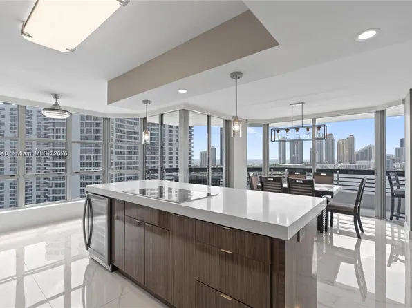 3600 Mystic Pointe Dr APT Lph13, Miami, FL 33180