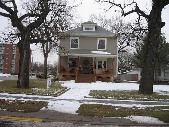 1st image of 646 E Iron Ave