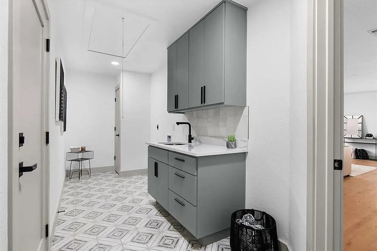3 bed, 1523 sqft, $3,499 — Photo 4