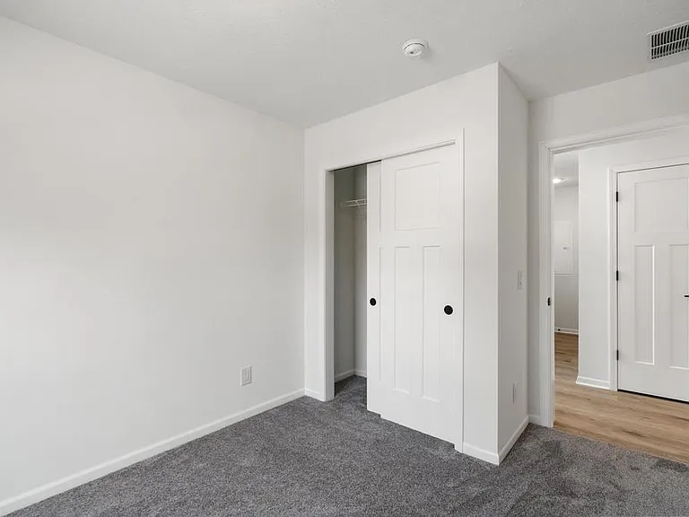 401 Clark St — Photo 19