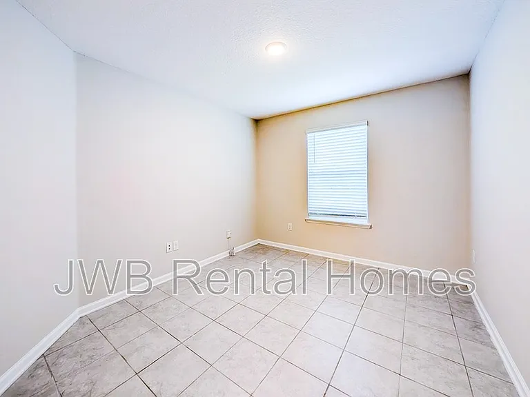 531 Narrowleaf Dr — Photo 5