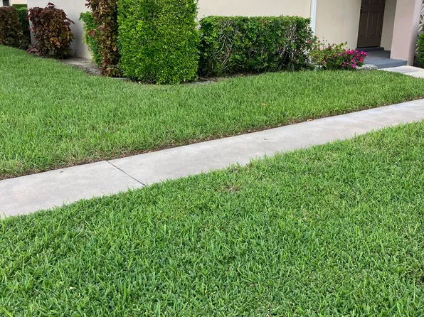 5263 Cresthaven Blvd APT A, West Palm Beach, FL 33415