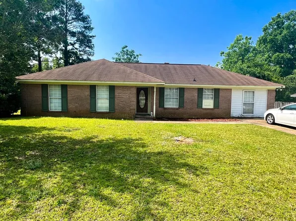 114 Burlington Ct, Dothan, AL 36305