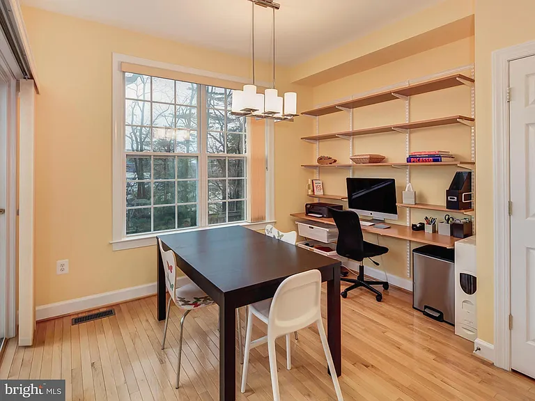 2958 Thompson Park Ln — Photo 10