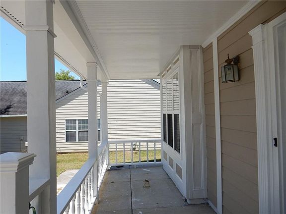 5th image of 812 Norwalk Hill Ct