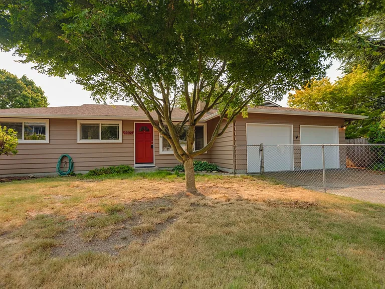 4409 S 292nd St — Photo 3