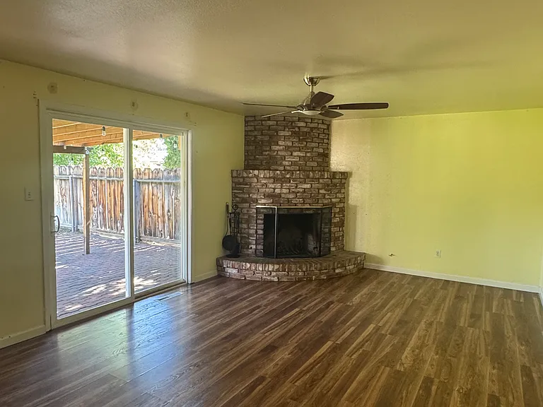 809 Sonoma St — Photo 4