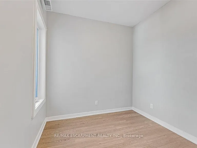 657 Barton St E #302 — Photo 16
