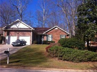 204 Coventry Ln, Cary, NC 27511