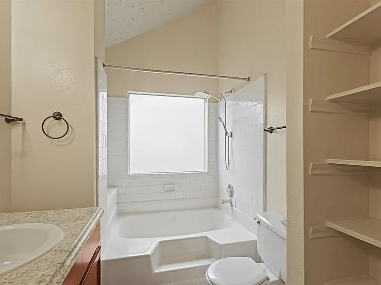 8731 Croteau Dr — Photo 12