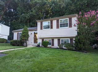 8429 Great Lake Ln, Springfield, VA 22153