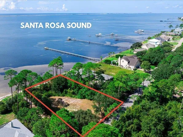 6811 Tidewater Dr, Navarre, FL 32566