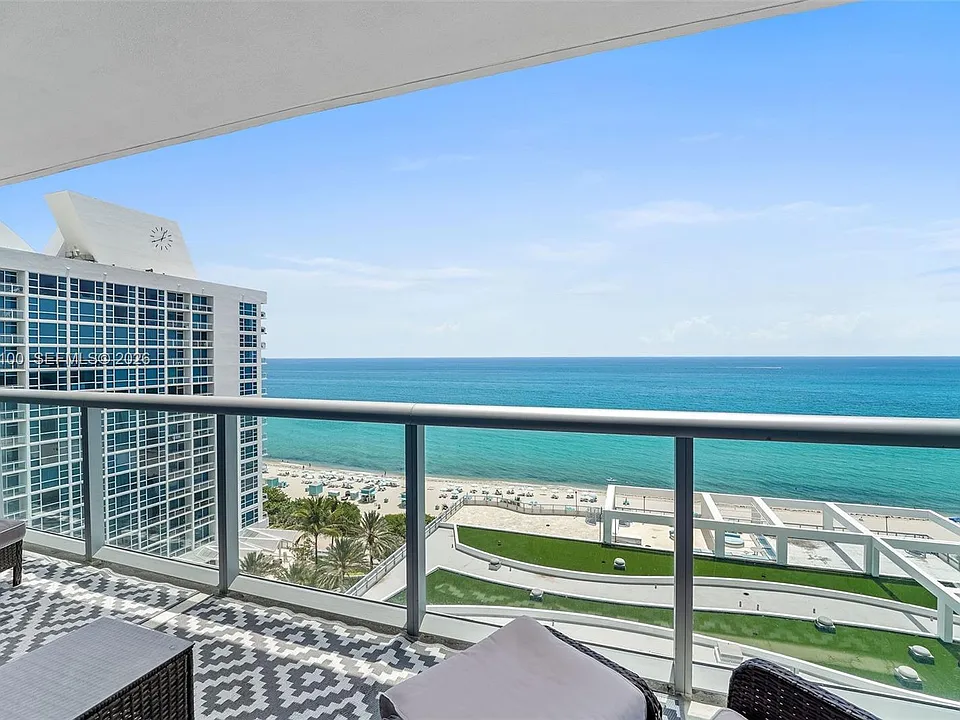 6799 Collins Ave #1103