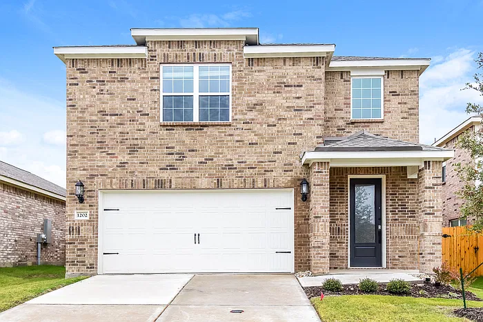 3 bed, 2.5 bath, 2232 sqft, $2,045 — Photo 1