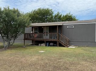 112 E Toledo St, Seadrift, TX 77983