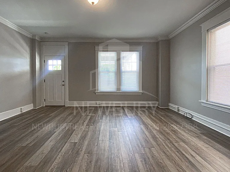 303-317 Wilson Ave — Photo 6