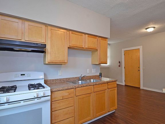 5th image of 602 N Mendota St Unit 7