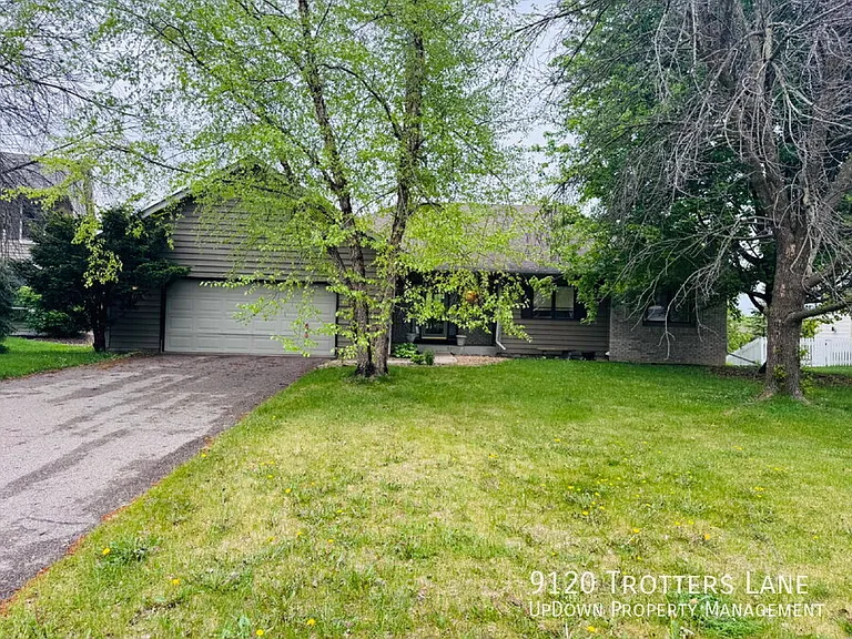 9120 Trotters Ln — Photo 2