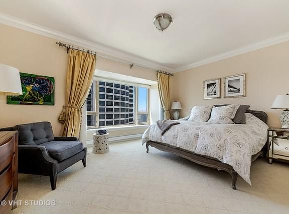 5th image of 800 N Michigan Ave APT 4302