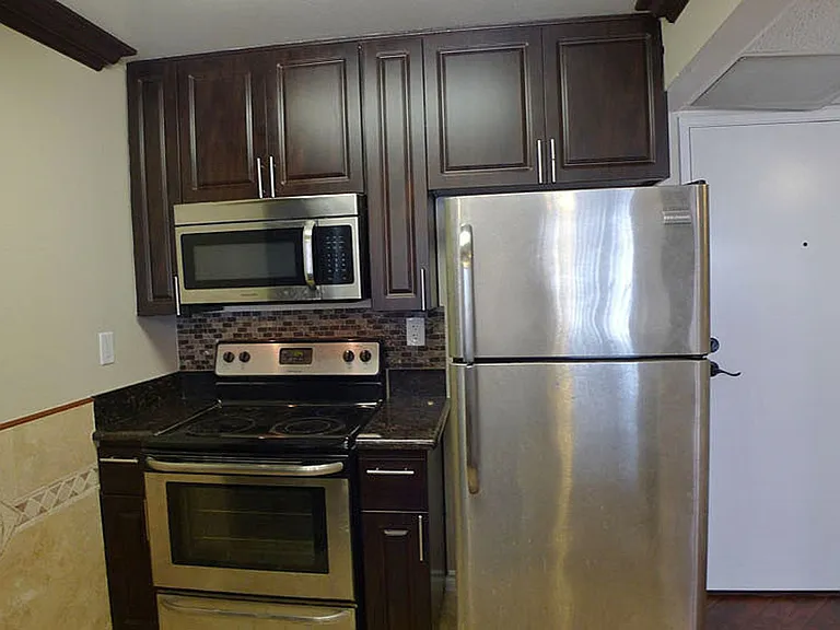 Villa De Adel Apts — Photo 49