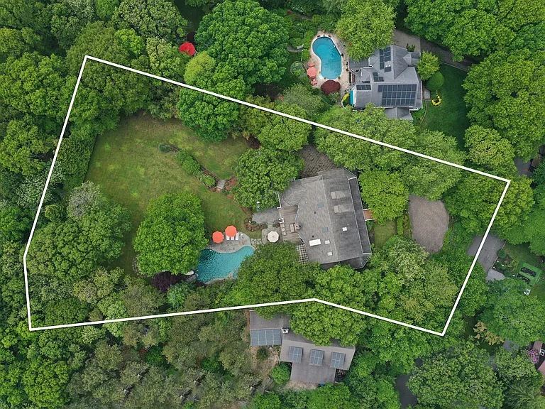 98 Spring Pond Ln — Photo 30