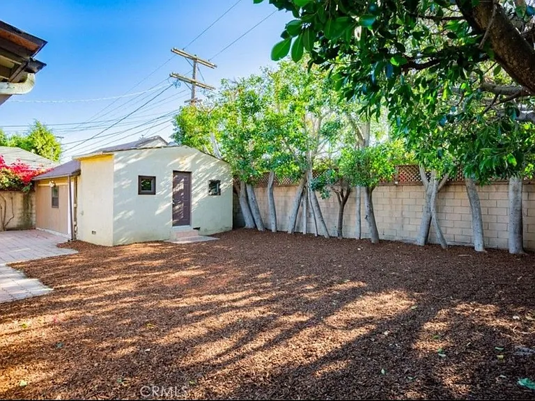 8960 Helms Pl — Photo 16