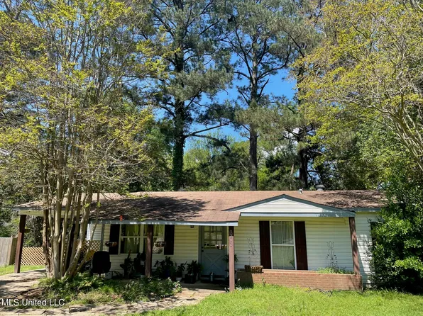 3202 Maxine Dr, Pearl, MS 39208