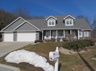 2106 Misty Mountain Ct, Cross Plains, WI 53528