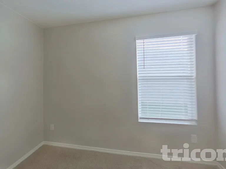 1016 Adler Way — Photo 11