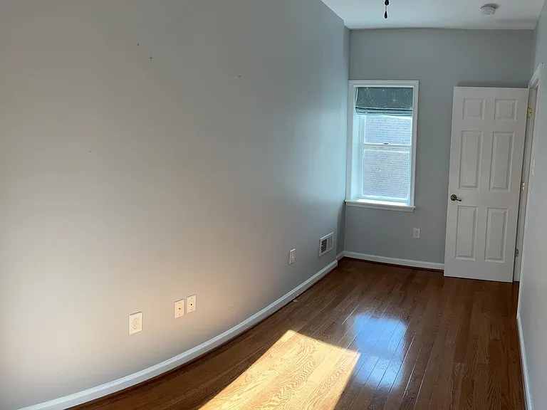 712 S 18th St — Photo 11